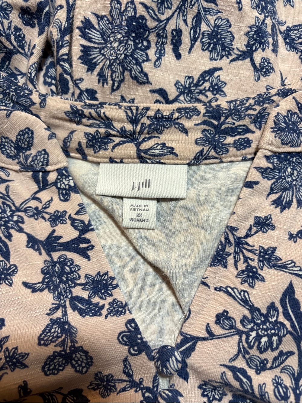 J. Jill Navy Floral Print on Blush V-Neck Top - Picture 2 of 9
